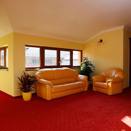 Hotel Majolika Modra Εξωτερικό φωτογραφία