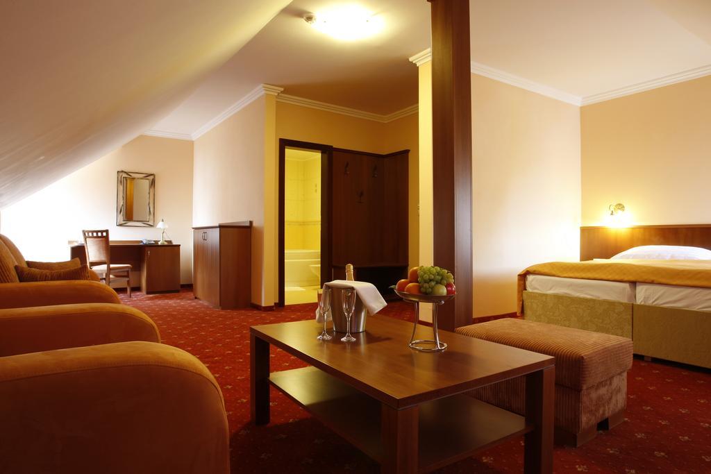 Hotel Majolika Modra Εξωτερικό φωτογραφία