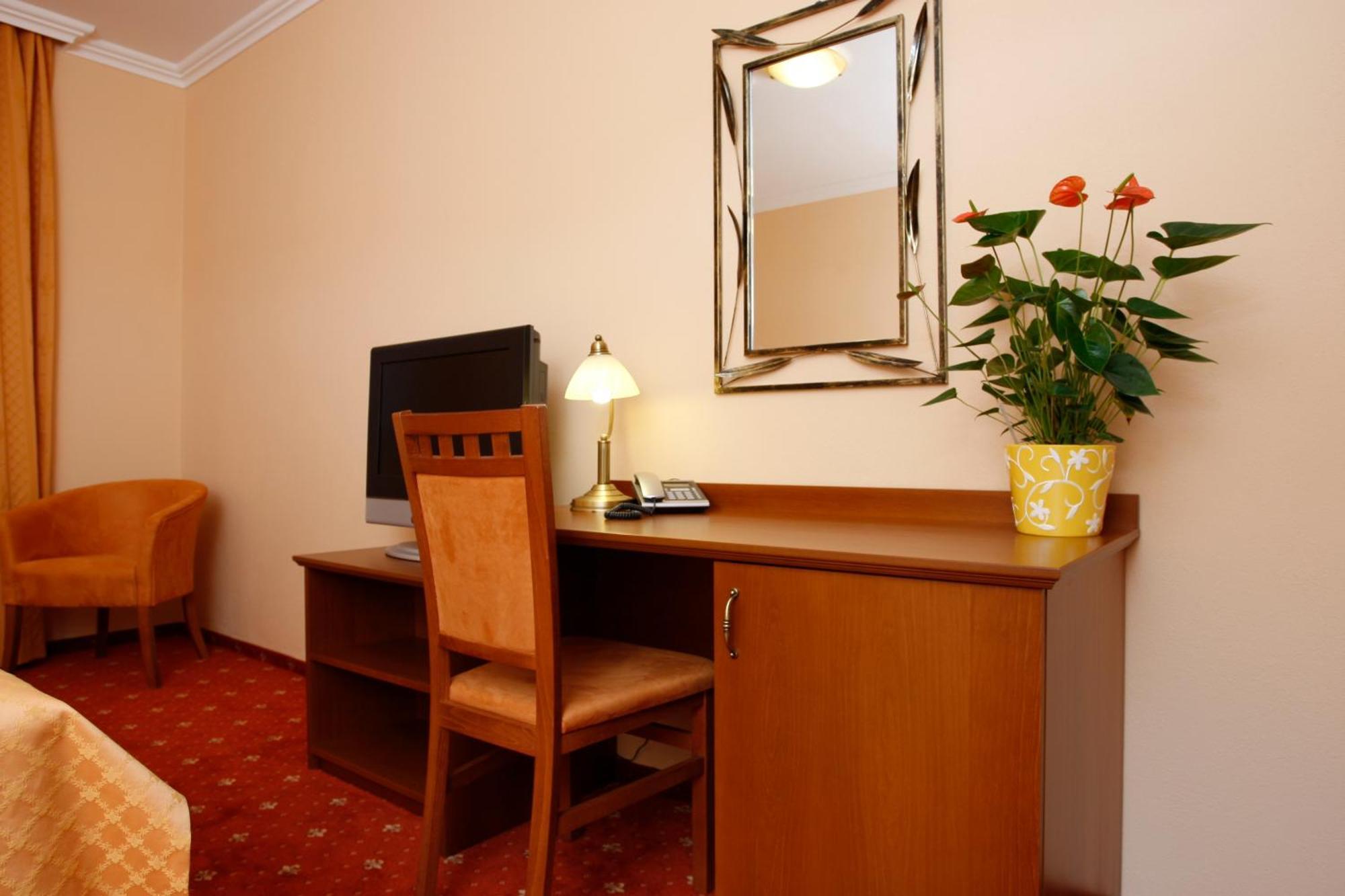 Hotel Majolika Modra Εξωτερικό φωτογραφία