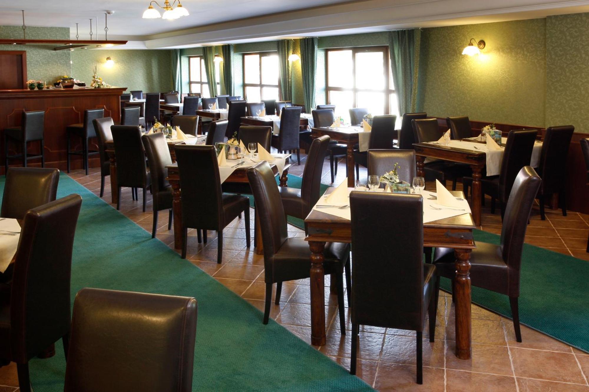Hotel Majolika Modra Εξωτερικό φωτογραφία