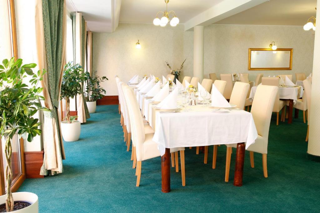 Hotel Majolika Modra Εξωτερικό φωτογραφία