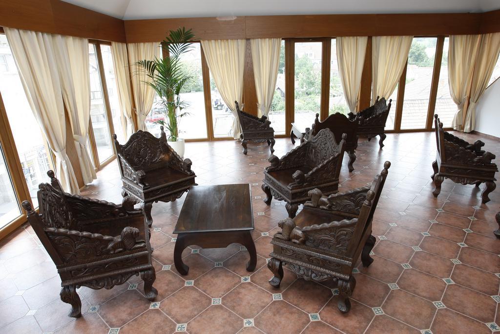 Hotel Majolika Modra Εξωτερικό φωτογραφία