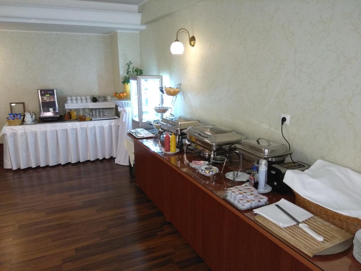 Hotel Majolika Modra Εξωτερικό φωτογραφία