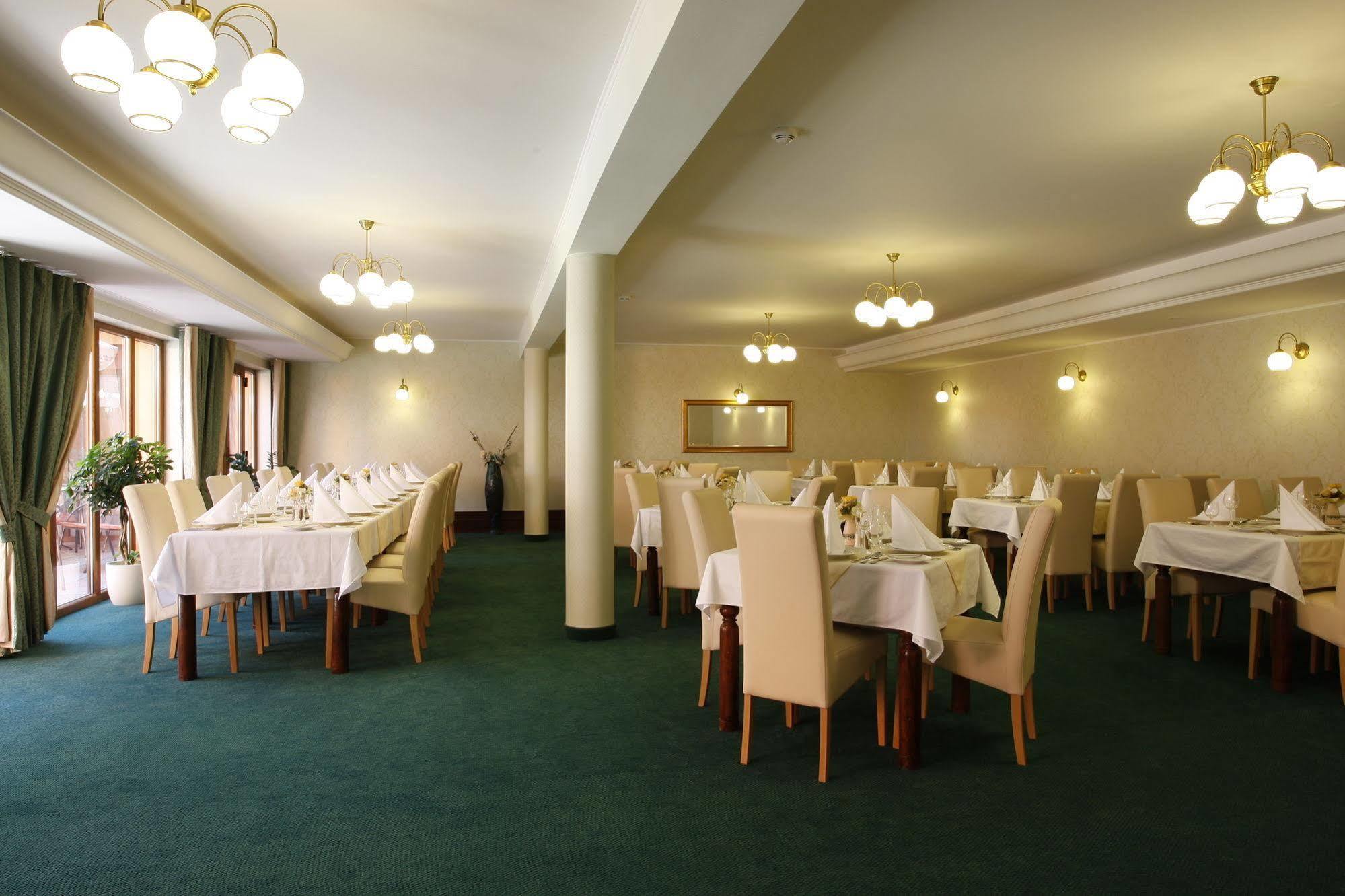 Hotel Majolika Modra Εξωτερικό φωτογραφία