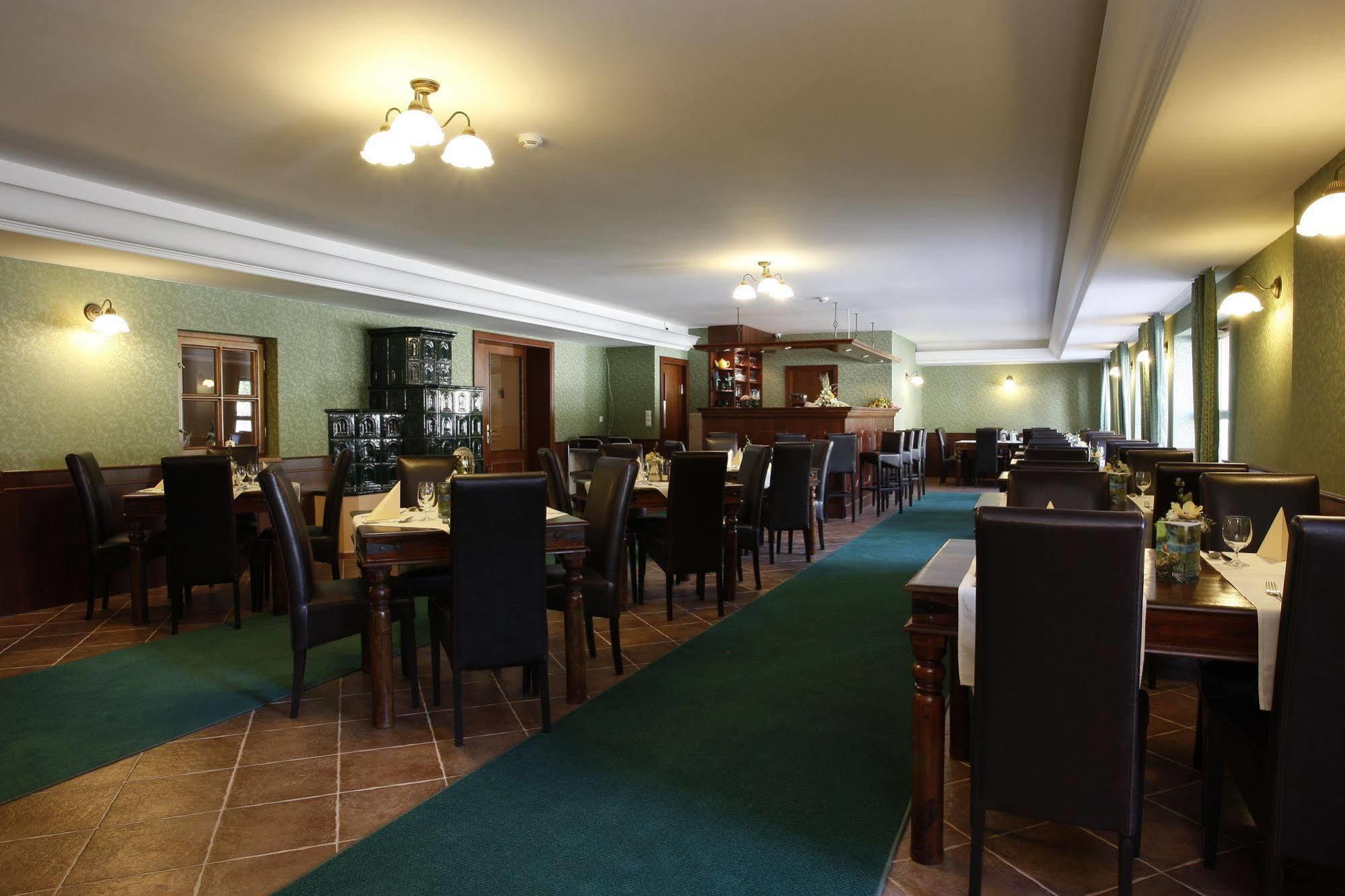 Hotel Majolika Modra Εξωτερικό φωτογραφία