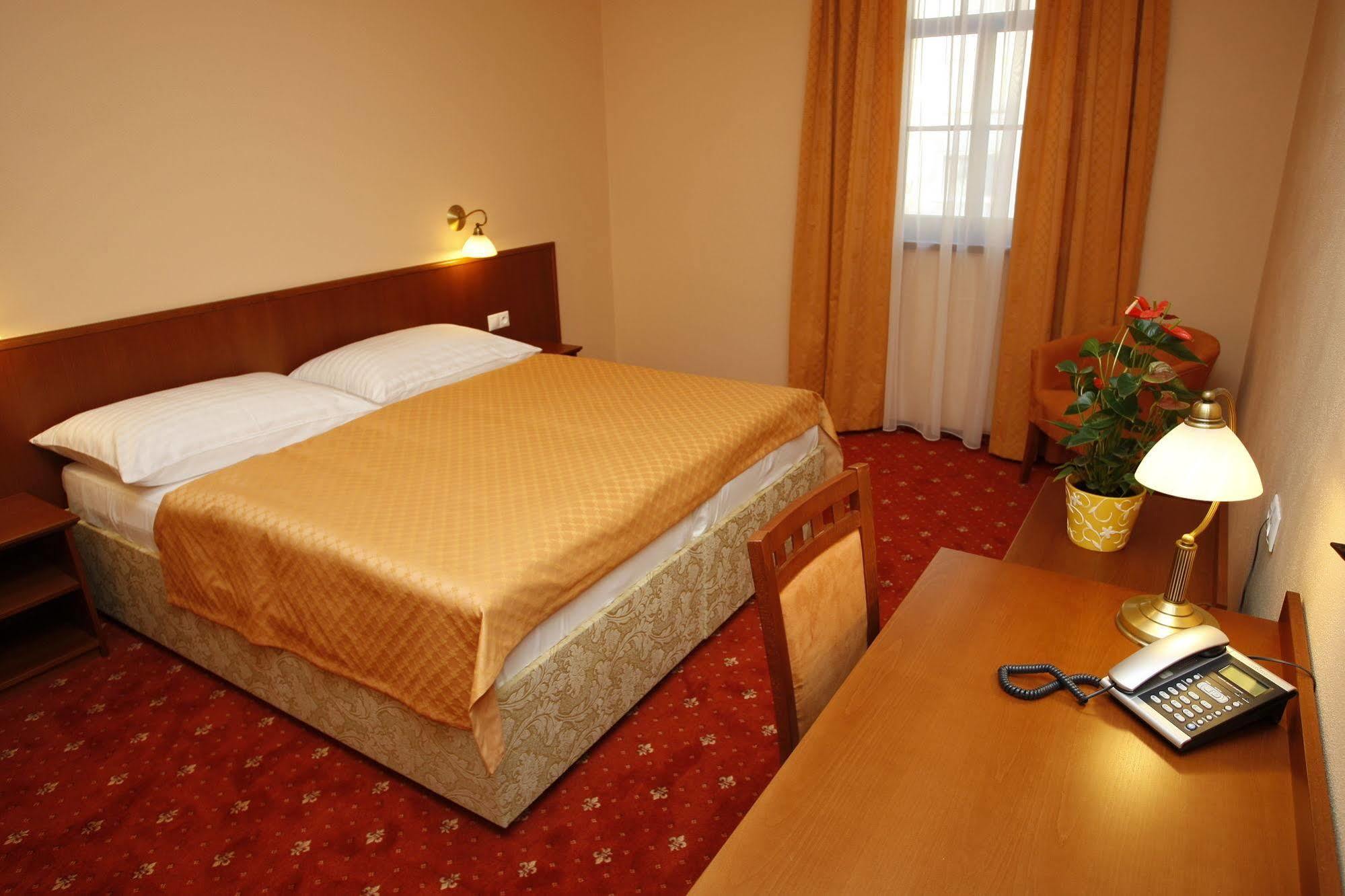 Hotel Majolika Modra Εξωτερικό φωτογραφία
