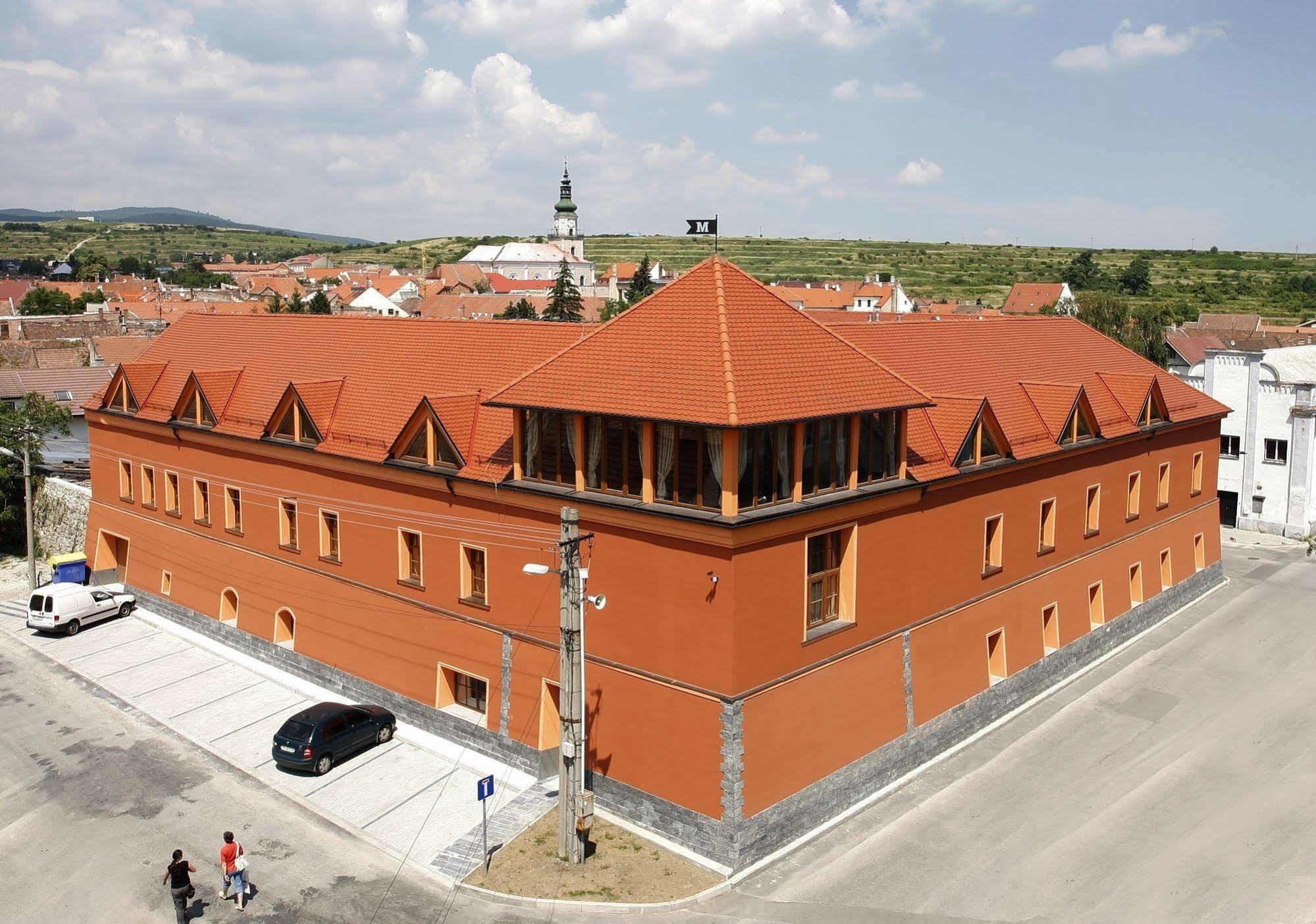 Hotel Majolika Modra Εξωτερικό φωτογραφία